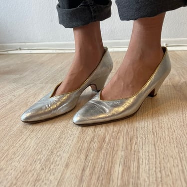 Vintage 80’ Gucci Silver Leather Shoes by VintageRosemond