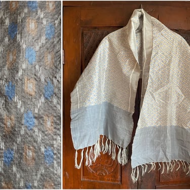 Vintage ‘70s dove gray Ikat silk wrap, wide scarf | pale pastel Indian shawl, bohemian runner 