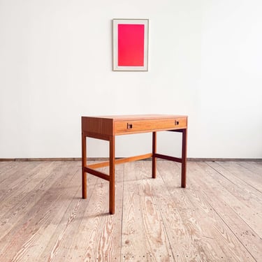 Small Mid Century Teak Desk with one Drawer, Danish Design, 1950s 