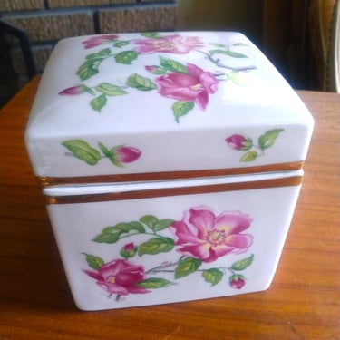 VINTAGE Lefton Hand Painted Trinket Box, Pink Roses, Jewelry Storage Box 