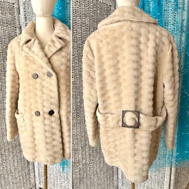 FABULOUS Faux Fur Jacket, Short Coat, Quilted Lining, Big Buttons, Vegan, Vintage 60s 70s 