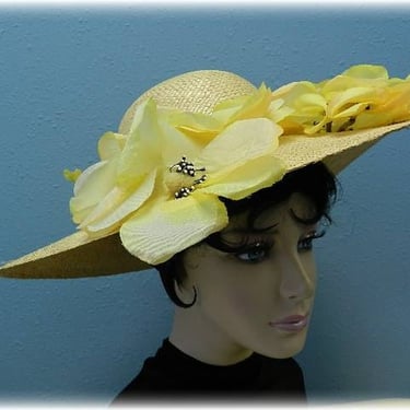 Beige Summer Straw & Floral Hat with 5”Brim 