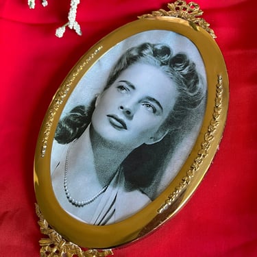 Ornate Photo Frame, Oval, Velvet Backing, Hollywood Regency, Vintage 50s 60s 
