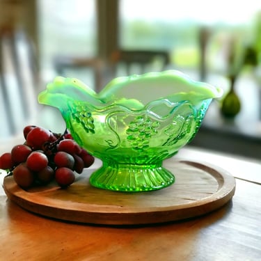 Antique Jefferson Glass No. 245 Opalescent Green Bowl Grape Vine Novelty Works 