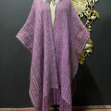 1970s wool shawl, ombre' purple, vintage blanket coat, Fringe wrap, one size, hippie style, sue Corbett, mohair sweater, poncho, cape, boho 