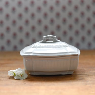 Antique Ironstone Covered Soap Dish 