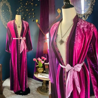 1960s Purple Velvet Moroccan Kaftan / Vintage Luxurious Velour Duster Robe / Floral Velvet / Bohemian Goddess Vibes / Fits Most Sizes 