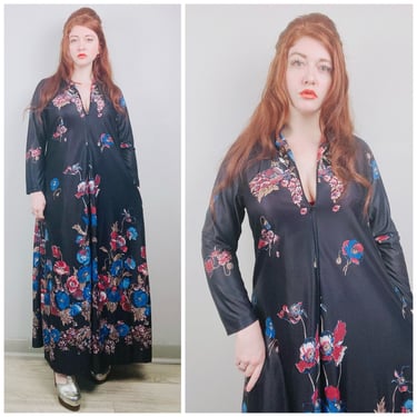 1970s Vintage Sears Polyester Lounge Dress / 70s / Seventies Black and Blue Floral Zipper House Dress With Pockets / Medium 