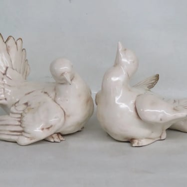Freeman McFarlin Cream Glazed Ceramic Doves Birds Figurines a Pair 3245B