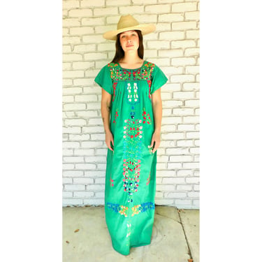 Mexican Emerald Dress // vintage sun Mexican hand embroidered floral 70s boho hippie cotton hippy green maxi // S/M 