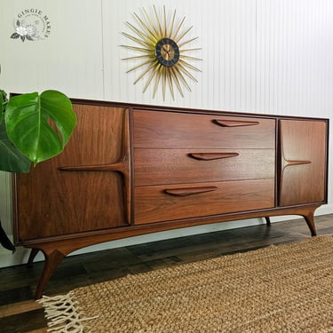 Mid-Century Modern Walnut 9-Drawer Dresser – Attributed to John Cameron – Professionally Restored – Read Full Listing for Shipping 
