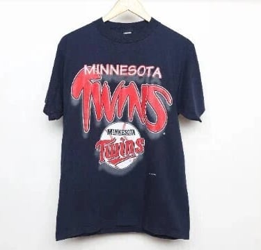 vintage MINNESOTA TWINS 1990s vintage baseball t-shirt mlb BASEBALL blue & red vintage 90s t-shirt -- size medium 