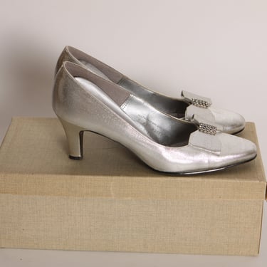 1960s Silver Metallic Rhinestone Bow Detail High Heel Pumps by Quali-Craft 
