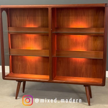 Danish Modern Teak Bookcase Display Cabinet 