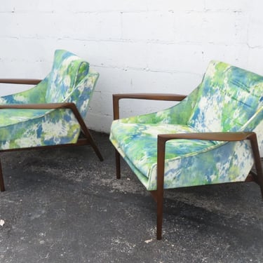 Kofod Larsen Selig Danish Modern Lounge Scoop Chairs a Pair 4693
