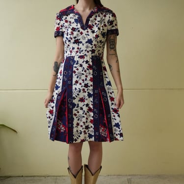 1970's Oscar de la Renta Cotton Mini Dress with Collar / Fit n Flare Nipped Waist Floral Printed Cotton Dress / Navy Blue red White 