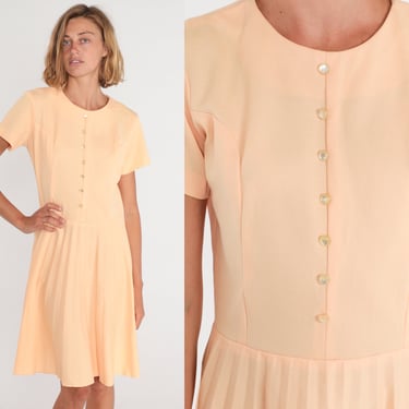 Peach Dress 70s Pleated Day Dress Button Up Short Sleeve High Waisted Secretary Knee Length Midi Shirtwaist Vintage 1970s Medium Large 