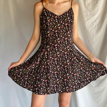 90's Y2K Mini Dress / Floral Rayon Skater Mini Dress / Nineties Floral Baby doll Flirty Dress / Summer Dress / 1990s Flouncy Easy Dress 