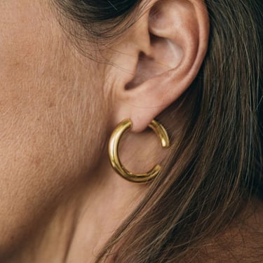 ADORN Moon Golden hoops