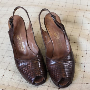 Vintage 40s 50s Brown lizard print leather strappy high heels shoes sandals Andrew Geller  // Modern Size US 7 to 7 1/2 