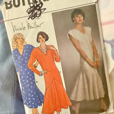 Butterick Sewing Pattern, Drop Waist Dress, 3 Styles, All Pieces Complete with Instructions, Copyright 1985, Nicole Miller, Butterick 3162 
