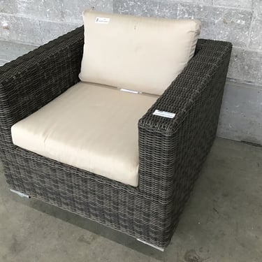 Comfy Outdoor Chair (Seattle)