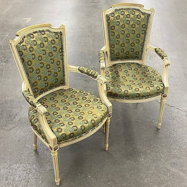 LOCAL PICKUP ONLY ———— Vintage Dining Chair Set 