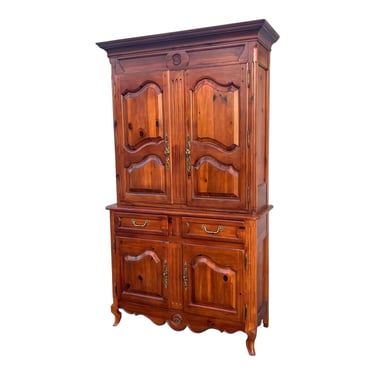 Late 20th Century Thomasville Pine French Country Style Illuminated Bar Cabinet 