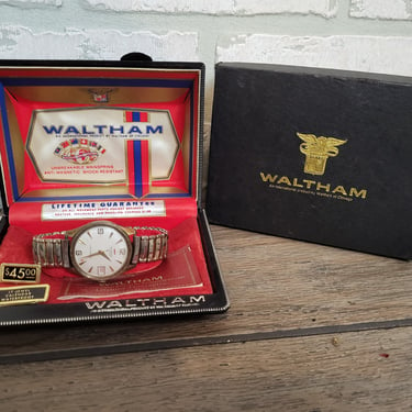 Vintage Waltham Calendar Escort 17 Jewel Yellow Watch 