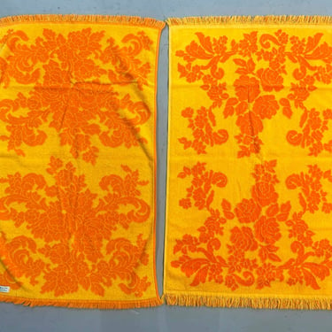 Vintage Cotton Bath Towel Yellow Orange Bathroom Pequot Pair Set of 2 Mid-Century Foral Flowers Terrycloth Shower 1970s 