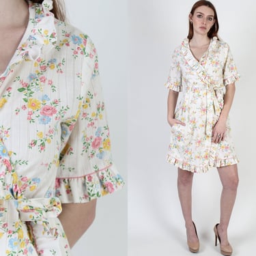 Deep V Neck Wrap Front Dress / Pastel Bouquet Floral Print / Vintage 70s Off White Easter Style Party Outfit 