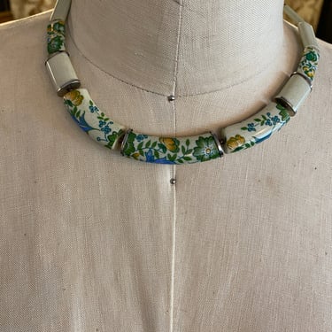1970s necklace, ceramic beads, vintage choker, bohemian, hippie style, floral, cottagecore jewelry, boho, festival style, vintage jewelry 