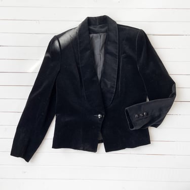 black velvet jacket | 90s vintage jet black dark academia gothic short cropped velvet blazer 