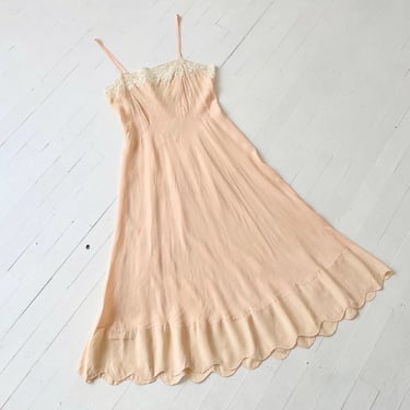 1930s Peach Silk Slip – Bias-Cut Lace Dress with Embroidered Bodice, S/M Vintage 