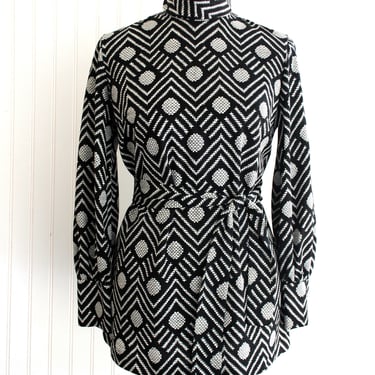 1970s - Tunic - Mid Century Mod - Black /White - Op Art  - Estimated size M/L - by Fountain Square 