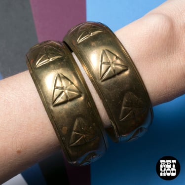 Set of Two Brass Boho Vintage 70s Bangles with Triangle Pattern from India 