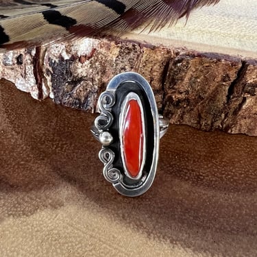 SOUTHWEST CHARMER Vintage Sterling Silver & Coral or Spiny Oyster Ring | Southwestern Native American Navajo Style Jewelry |  Size 6 1/2 