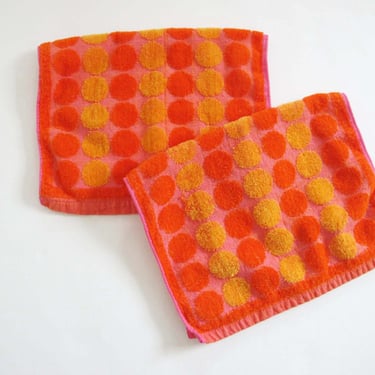Vintage 60s  Hand Towel Set of 2 - Orange Poppy Red 1960s Polka Dot Towel - Quirky Retro 60s Bathroom Decor 