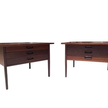 Pair mid century modern pair three drawer walnut end tables nightstands Jack Cartwright founders restored 1960s 