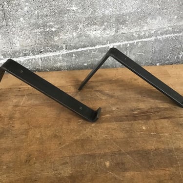 Custom Heavy Duty Steel Lipped Shelf Brackets (Seattle)