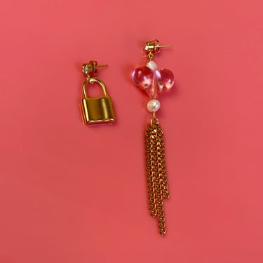 Mismatched heart earrings, chain fringe earring, lock earring, big heart earring, asymmetrical earrings 