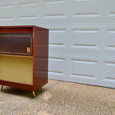 Mid Century professionally refinished mahogany Magnavox petite record console 