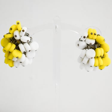 1950s Eugene Schultz Yellow and White Glass Bead Dangle Clip Earrings 