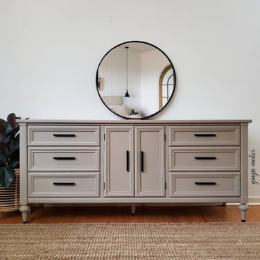 Refinished White Fine Furniture Modern 9 drawer dresser ****please read ENTIRE listing prior to purchasing SHIPPING is NOT free 