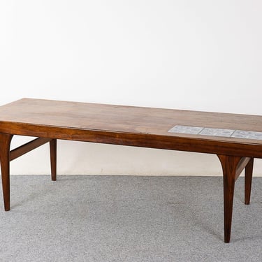 Rosewood Coffee Table by Johannes Andersen - (322-114) 