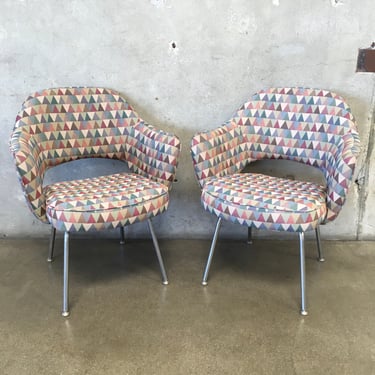 Pair Of Knoll Saarinen Executive Chairs