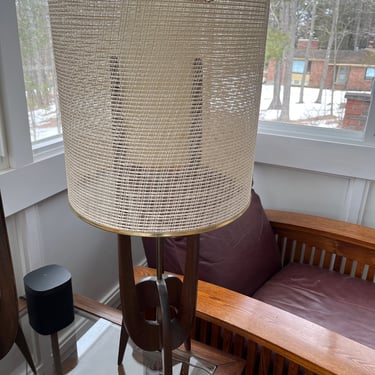 Mid Century Modern Modeline Table Lamp, Walnut & Brass 