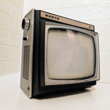 Vintage Portable Television / Tv Set From Japan /70s / Retro Sanyo TV/ Sanyo Mini Tv / No-Working Tv / Mid Century Tv/ Japan / Vintage Tv 