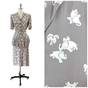 40s Elephant Print Grey Rayon Crepe Dress / 1940s Vintage Novelty Print Day Dress / Medium / Size 8 