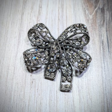 Kenneth Lane Large Bow Brooch Signed, Crystal Rhinestones 